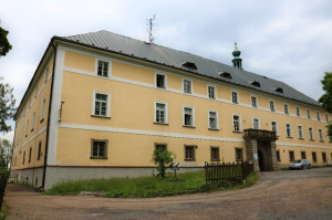 Střední škola a Základní škola, Oselce